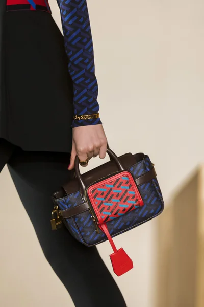 Look 30